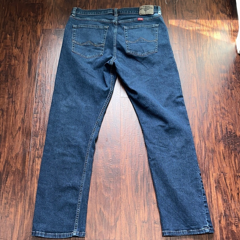 Wrangler Men's slim Straight Leg Jeans in Deep Blue size 33/30 - Picture 9 of 15